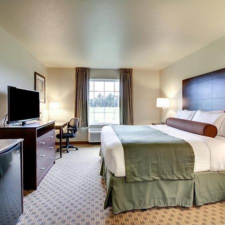 Cobblestone Inn & Suites - Schuyler Eksteriør billede